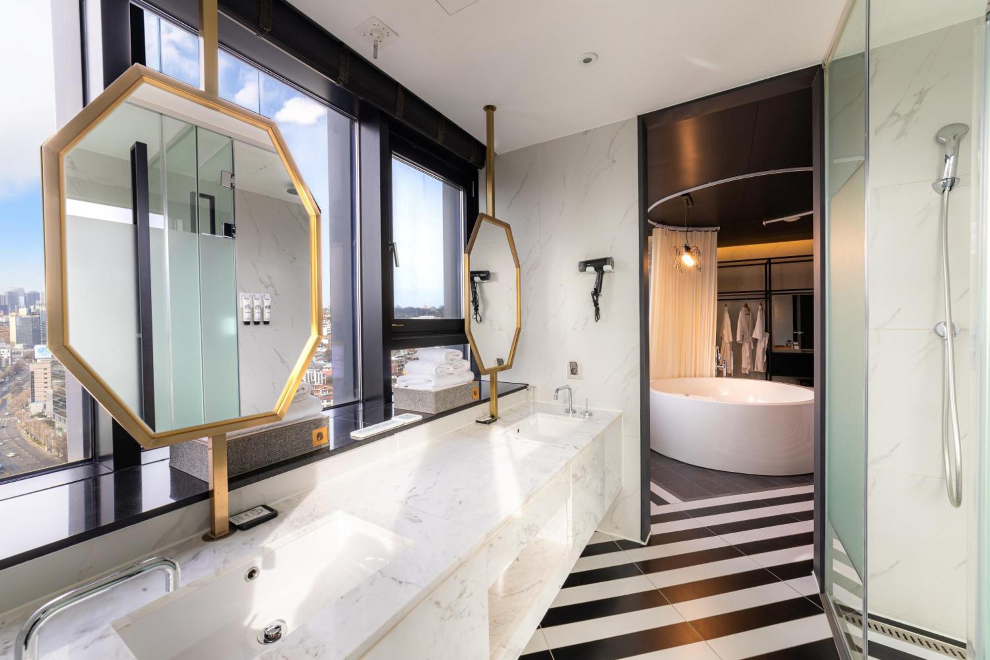 Hotel The Designers Seoul Station Bagian luar foto